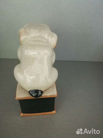 Фарфоровые статуэтки собаки