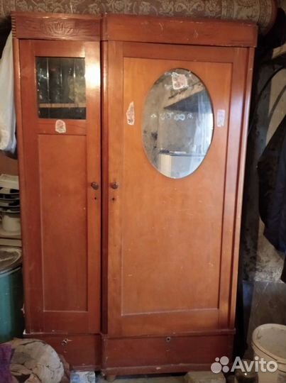 Старинный шифонер