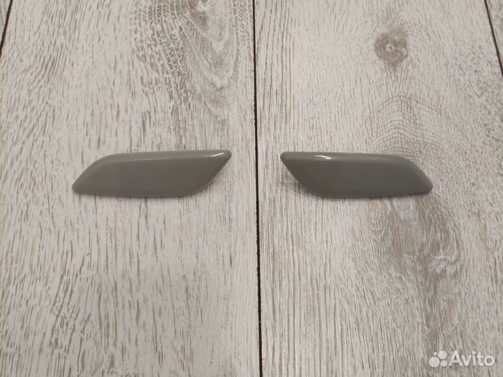 Крышка омывателя фары левая Mazda 3 BM 2013-2016