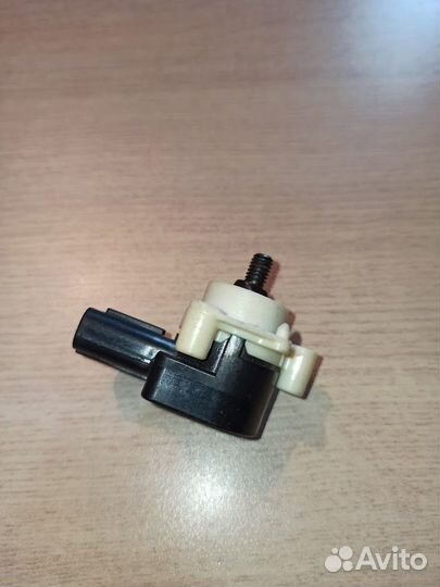 Датчик положения кузова Toyota RAV4