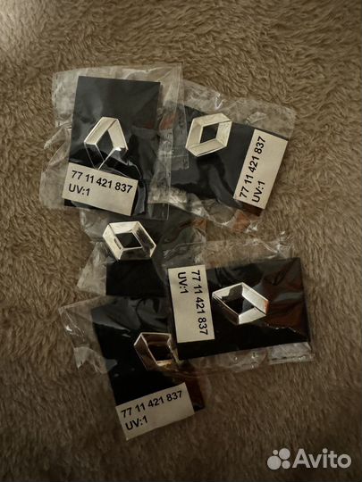 Значки renault