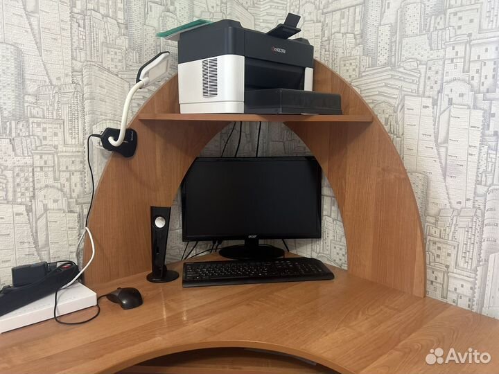 Компьютерный стол