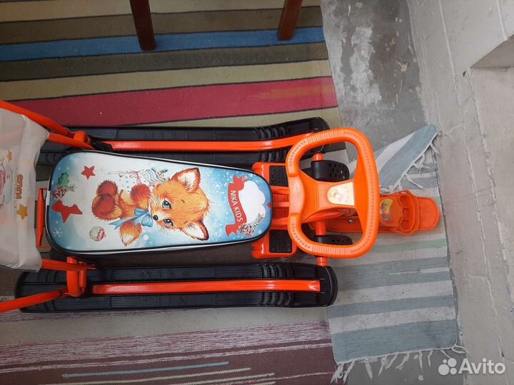 Детский снегокат со спинкой