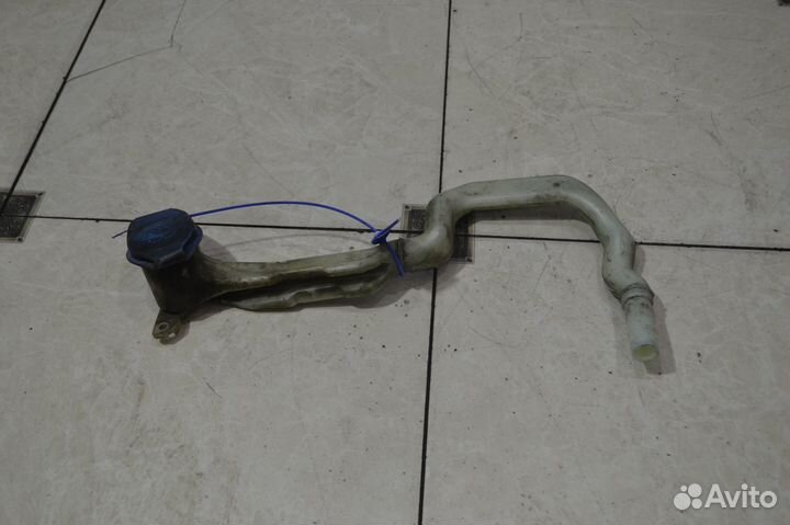 Заливная горловина бачка омывателя Volkswagen Toua