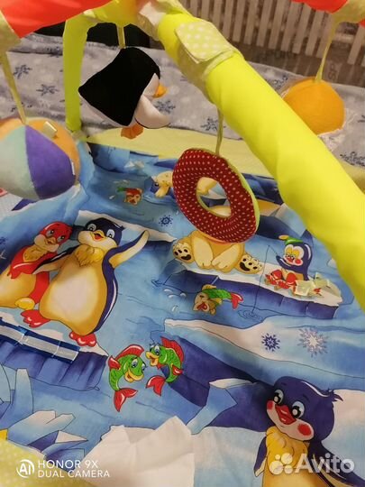 Развивающий коврик для малыша