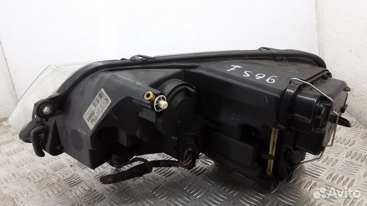 Фара правая Volkswagen Phaeton