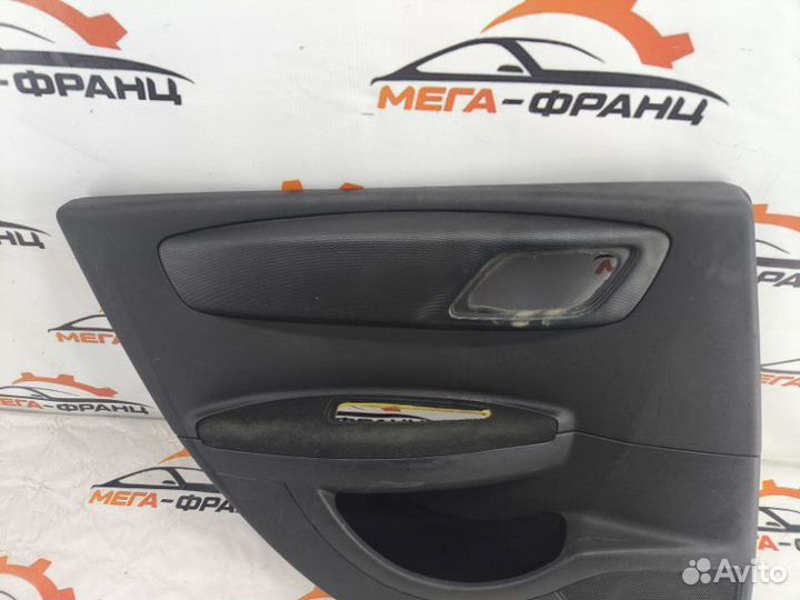 Обшивка боковой двери задняя левая Citroen C4