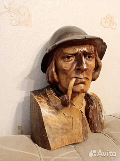 Скульптура Курящий гуцул с люлькой (трубкой)