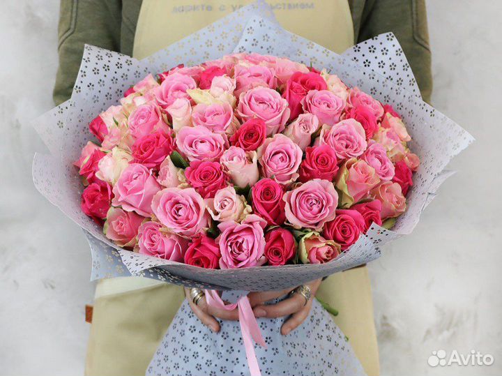 75 разноцветных кенийских роз