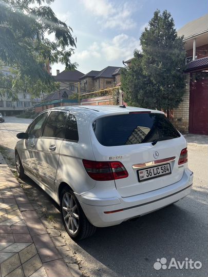 Сиденья Mercedes B200