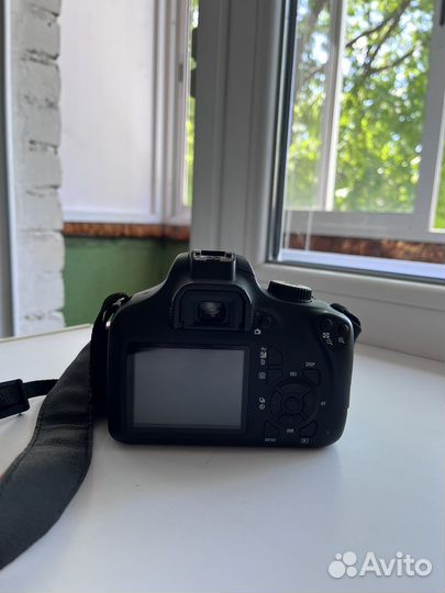Canon eos 4000d kit