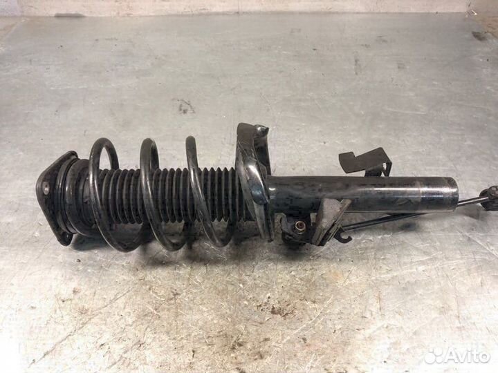 Амортизатор передний левый правый Mazda 3 BK BL