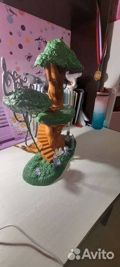 Дом на дереве и куклы