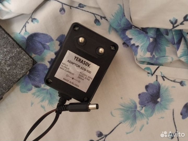 Блок питания для гитарных педалей yerasov 9V