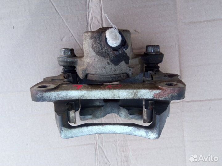 Суппорт задний левый Toyota Land Cruiser Prado