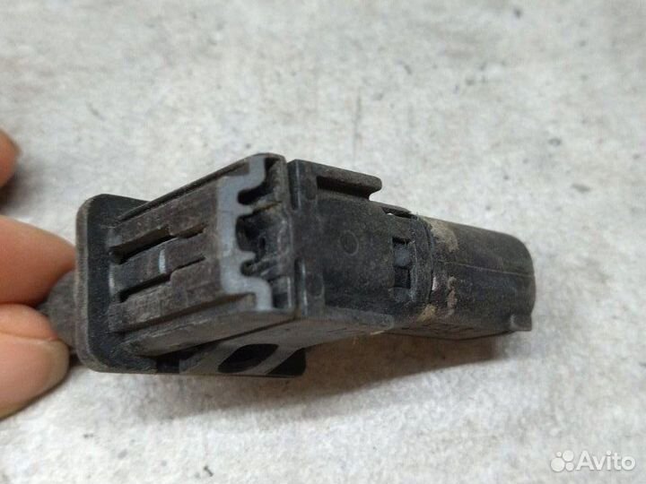 Датчик открытия капота