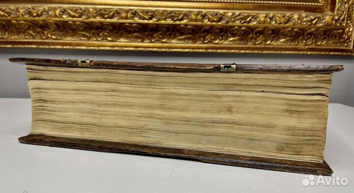 Старинная книга жития святых