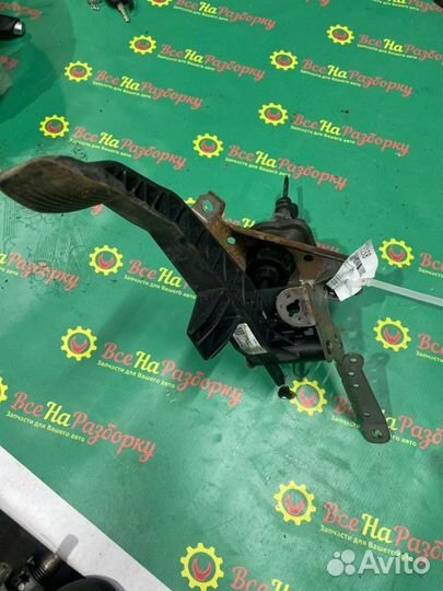 Педаль сцепления Ford Focus 2 седан 1.8