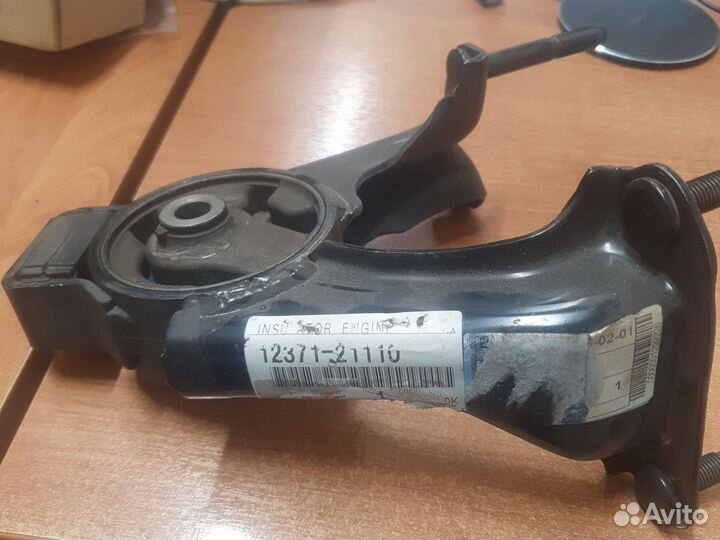 Опора двигателя toyota corolla