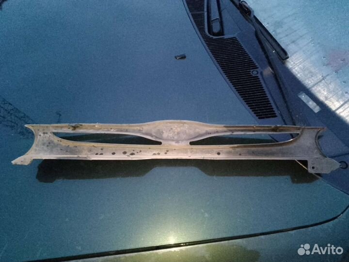 Решетка радиатора Ford Mondeo 1