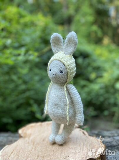 Вязаный заяц крючком