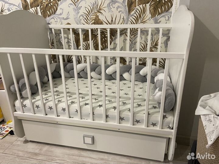 Детская кровать с матрасом