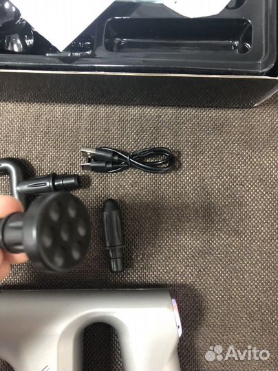 Массажный перкуссионный пистолет новый