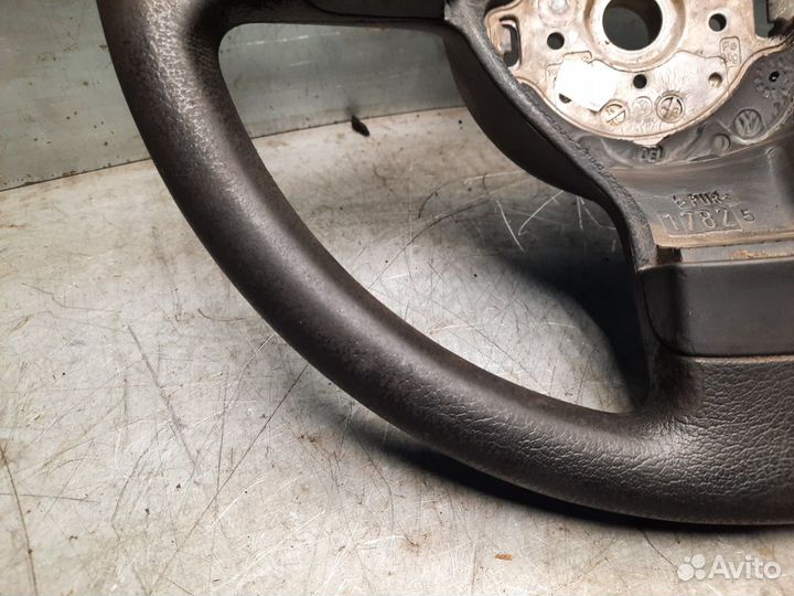 VW Caddy 3 04-15 Рулевое колесо