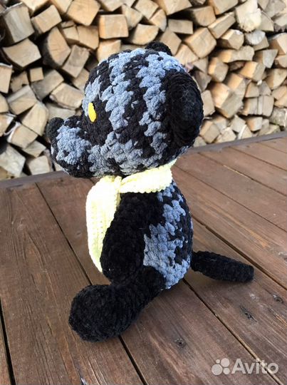 Вязаная игрушка Волк