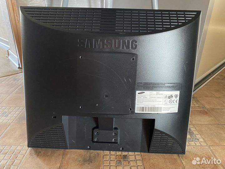 Монитор Samsung syncmaster 710v