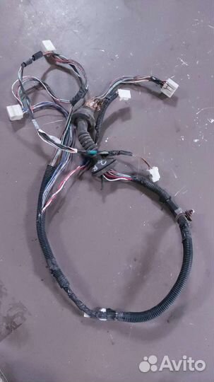 Проводка двери задней на Toyota Mark X