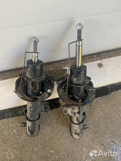 Hyundai solaris стойка передня оригинал бу