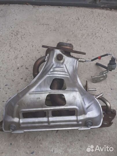 Выпускной коллектор toyta 1NZ-FE второго поколения