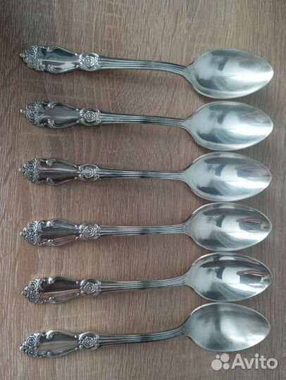 Набор десертных ложек 