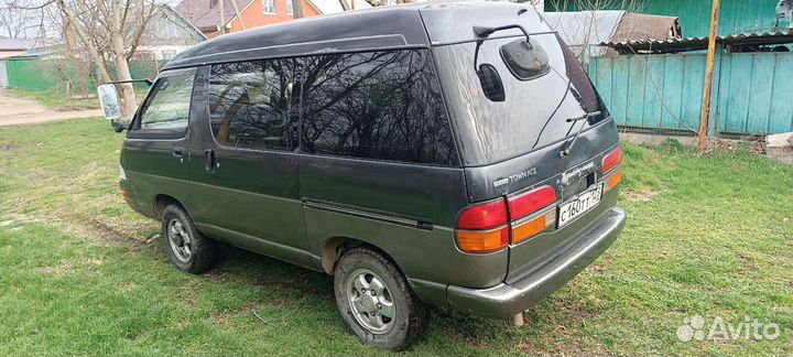 Toyota town ace дверь