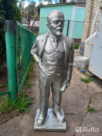 Статуя Ленина (бюст)