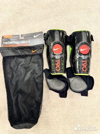 Щитки футбольные Nike