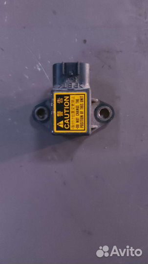 Датчик ускорения на Toyota Mark X