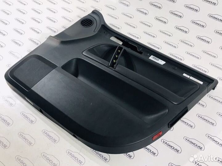 Обшивка двери передняя правая Volkswagen Touareg