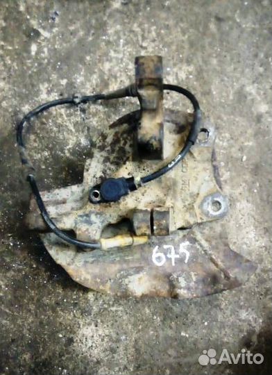 Поворотный кулак левый правый Opel Omega B