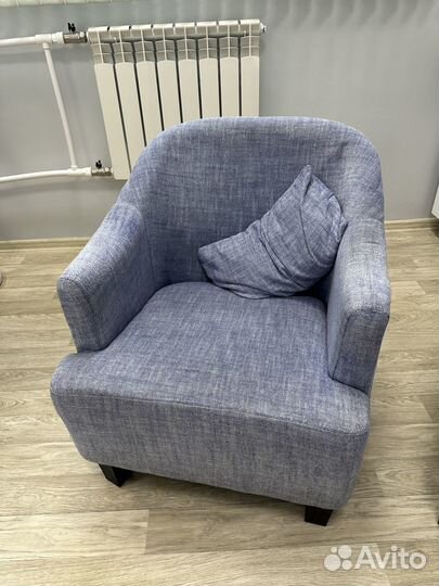 Продам 2 офисных кресла