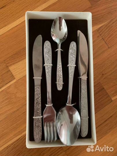 Набор столовых приборов новый