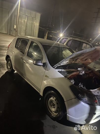 Рено сандеро разбор