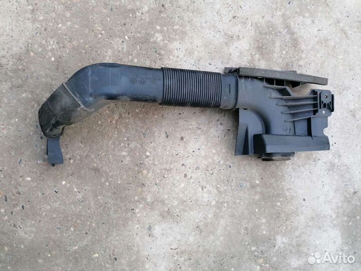 Воздухозаборник Ford Mondeo 4 2.0 Ecoboost