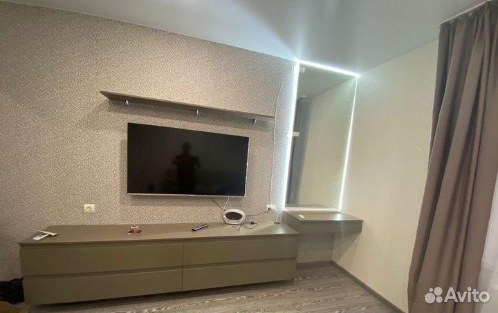 Тумба под тв с зеркалом