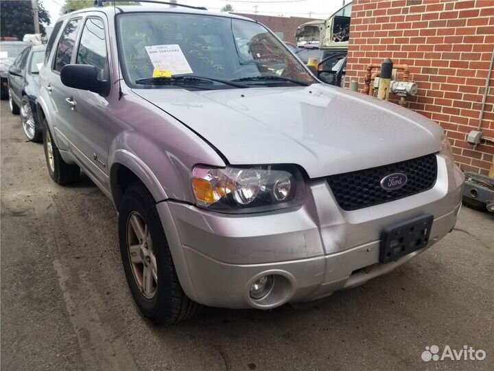 Разбор на запчасти Ford Escape 2001-2006