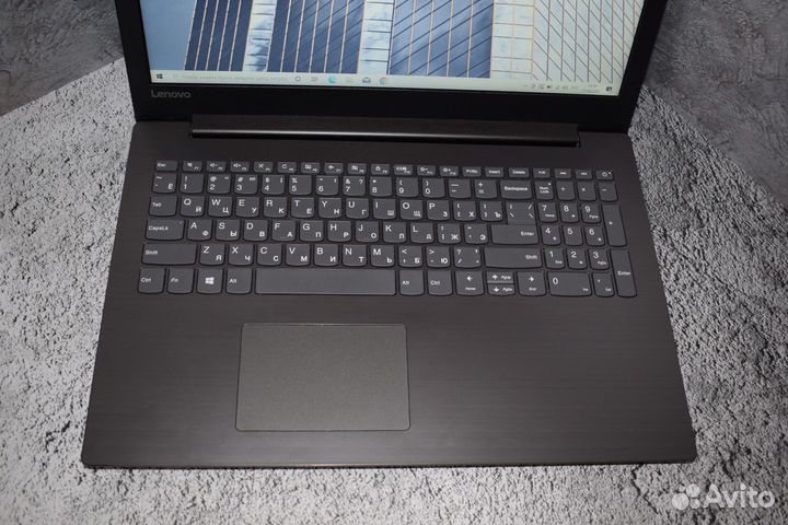 Ноутбук Lenovo на Core i3-7020U/ MX 150/ 240 gb
