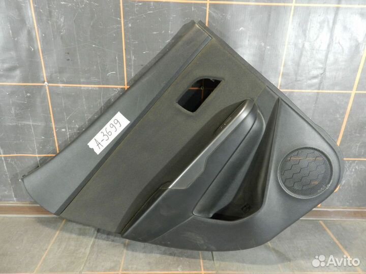 Обшивка двери задней левой