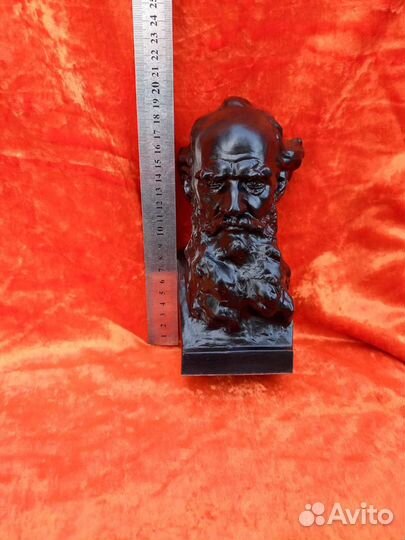 Металическая статуэтка Лев Толстой
