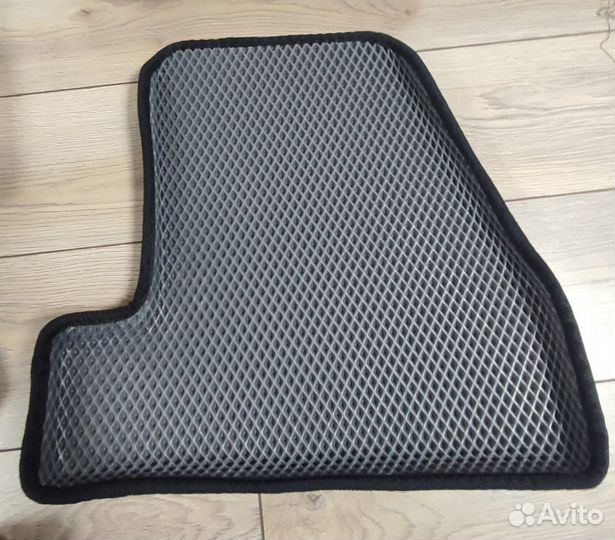 Автоковры водительские EVA Nissan Bassara JU30 Ева